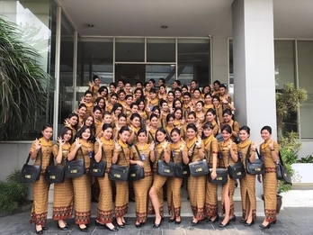 syarat mendaftar sekolah pramugari